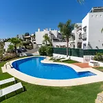 Sea View Penthouse - Magical In The Heart Of The Golf Paradise - Paraiso Pueblo, Benahavis Apartment Estepona