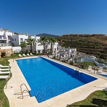 Sea View Penthouse - Magical In The Heart Of The Golf Paradise - Paraiso Pueblo, Benahavis אסטפונה