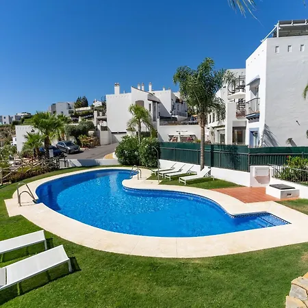 Sea View Penthouse - Magical In The Heart Of The Golf Paradise - Paraiso Pueblo, Benahavis Lejlighed Estepona