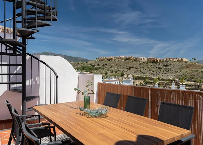 Sea View Penthouse - Magical In The Heart Of The Golf Paradise - Paraiso Pueblo, Benahavis Estepona