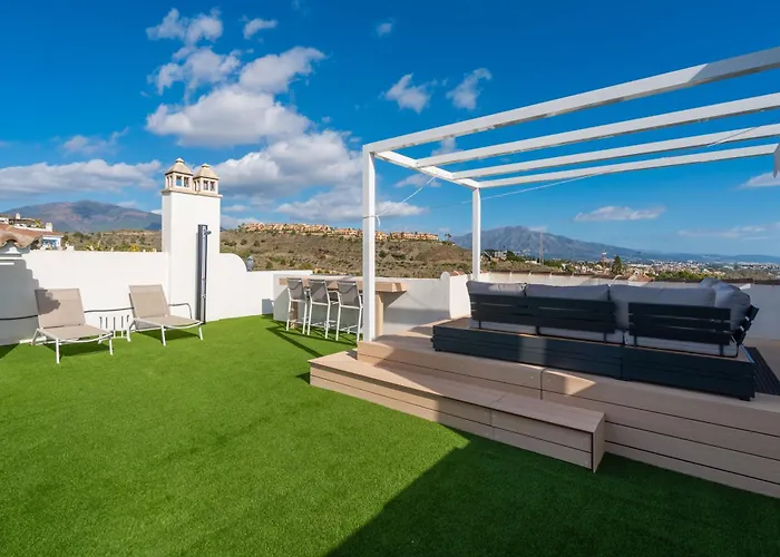 Sea View Penthouse - Magical In The Heart Of The Golf Paradise - Paraiso Pueblo, Benahavis Daire *